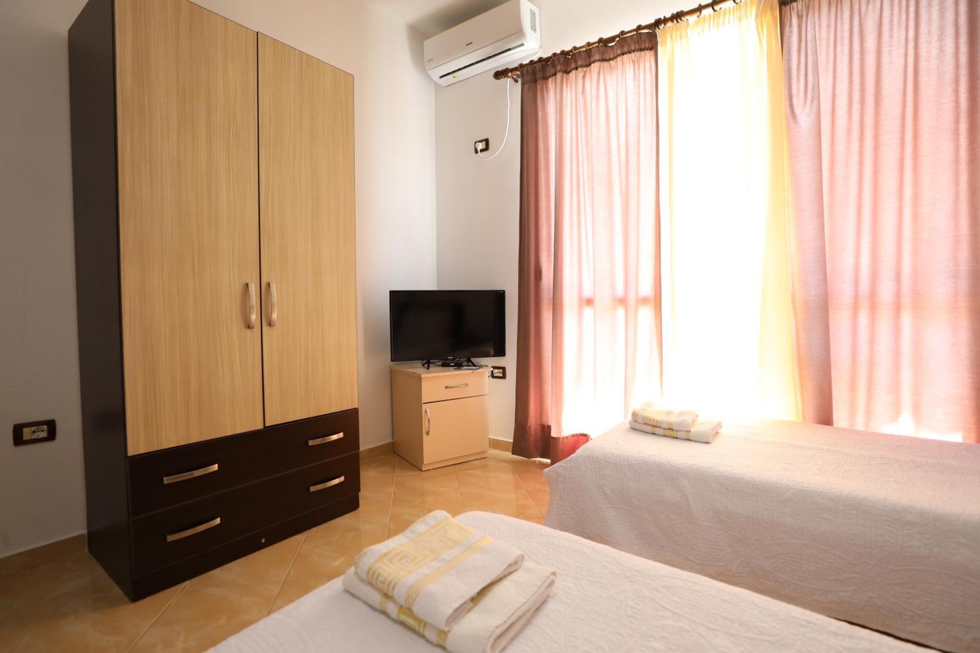 Blue Bay Apartments Sarandë Exterior foto
